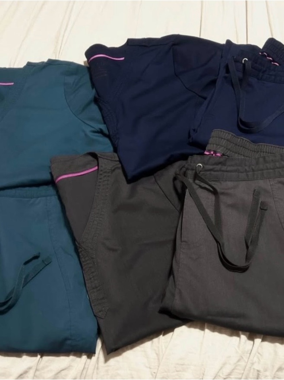 Women's Scrubs Sets Bundle!